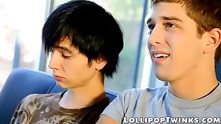 Twinks Levon Meeks and Aidan Rayne fucks deep and dirty